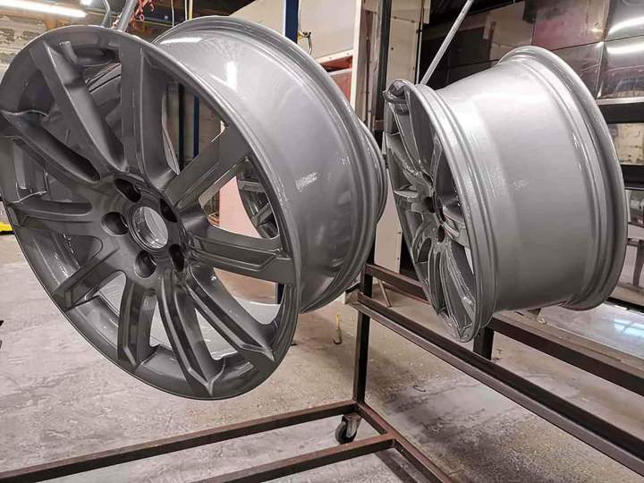 Finitions précises et éclat renouvelé pour vos surfaces.