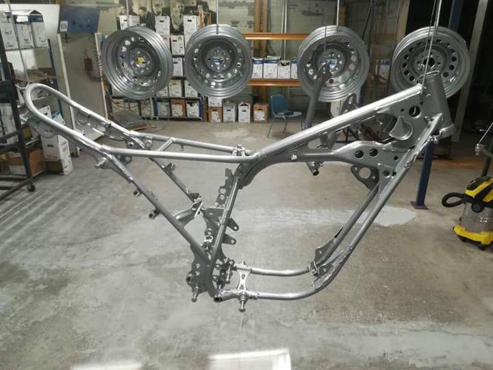 Revêtement en poudre cadre moto Rouen